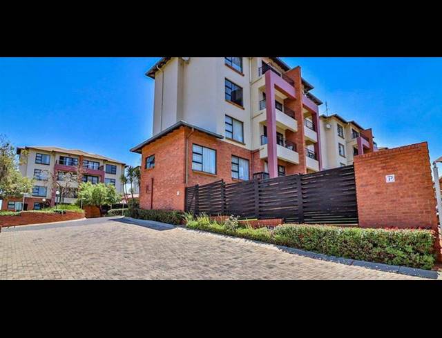 2 BEDROOM TOWNHOUSE FOR SALE IN OAKDENE